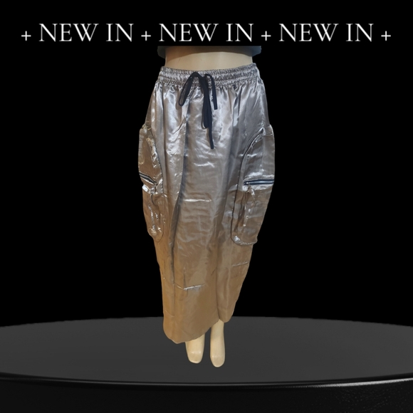 BOUTIQUE SATIN SKIRT - Picture 3 of 5